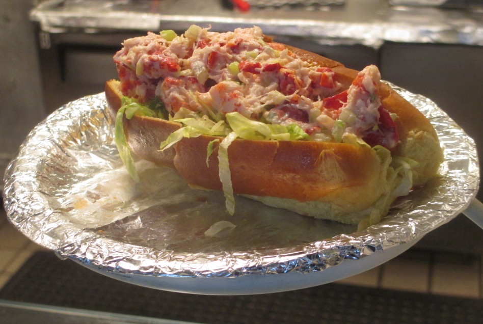 fenway park food lobster roll